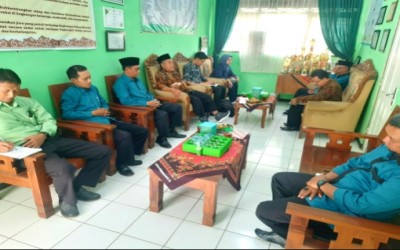 Kasubag TU Kemenag Gunungkidul Bina Tim Zona Integritas MTsN 9 Gunungkidul